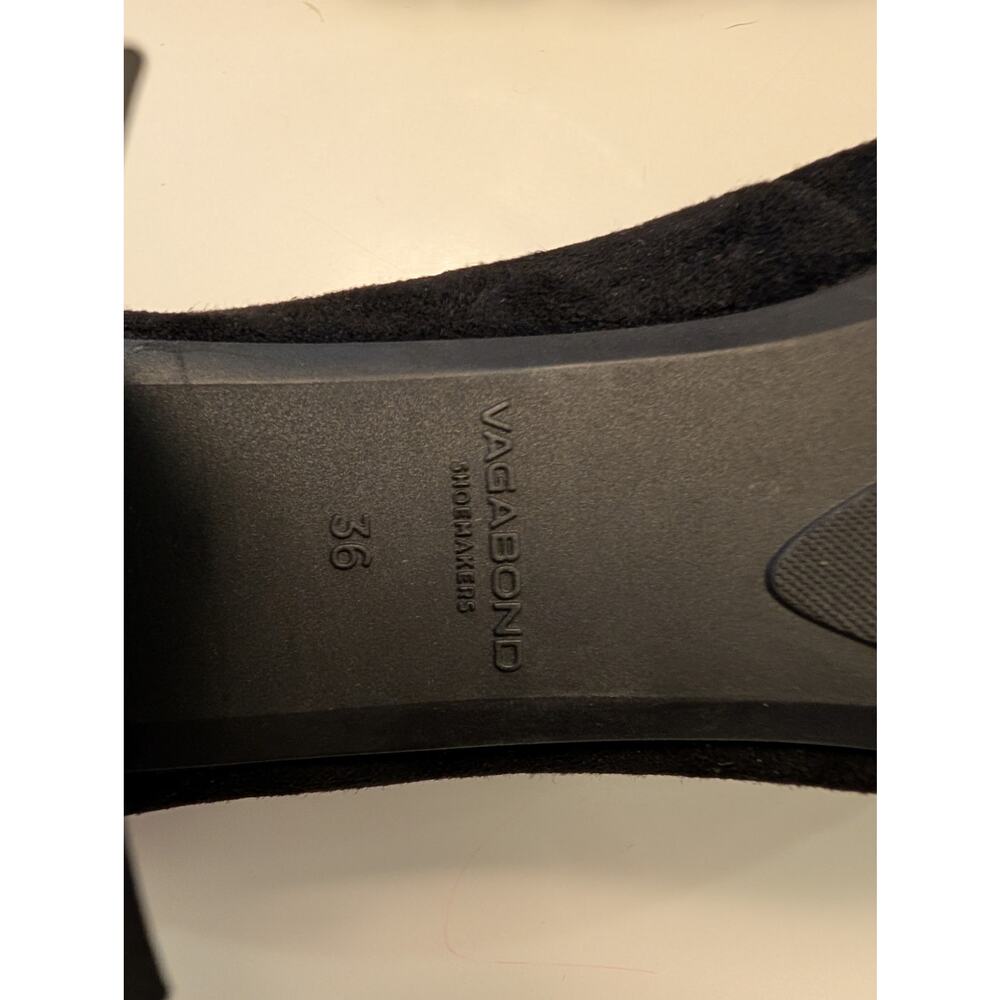 Vagabond Shoemakers Altea Black Suede & Patent Cap-Toe Pumps - 36 (US 6) - Picture 9 of 9